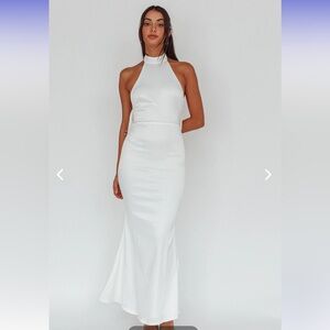 SAINTS & SECRETS/SELFIE LESLIE
FIFTH AVENUE BOW BACK MAXI DRESS WHITE